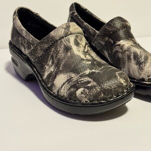 BOC Born Concept Women's 7.5M Slip -On Clogs Black & White Marble Swirl Mules